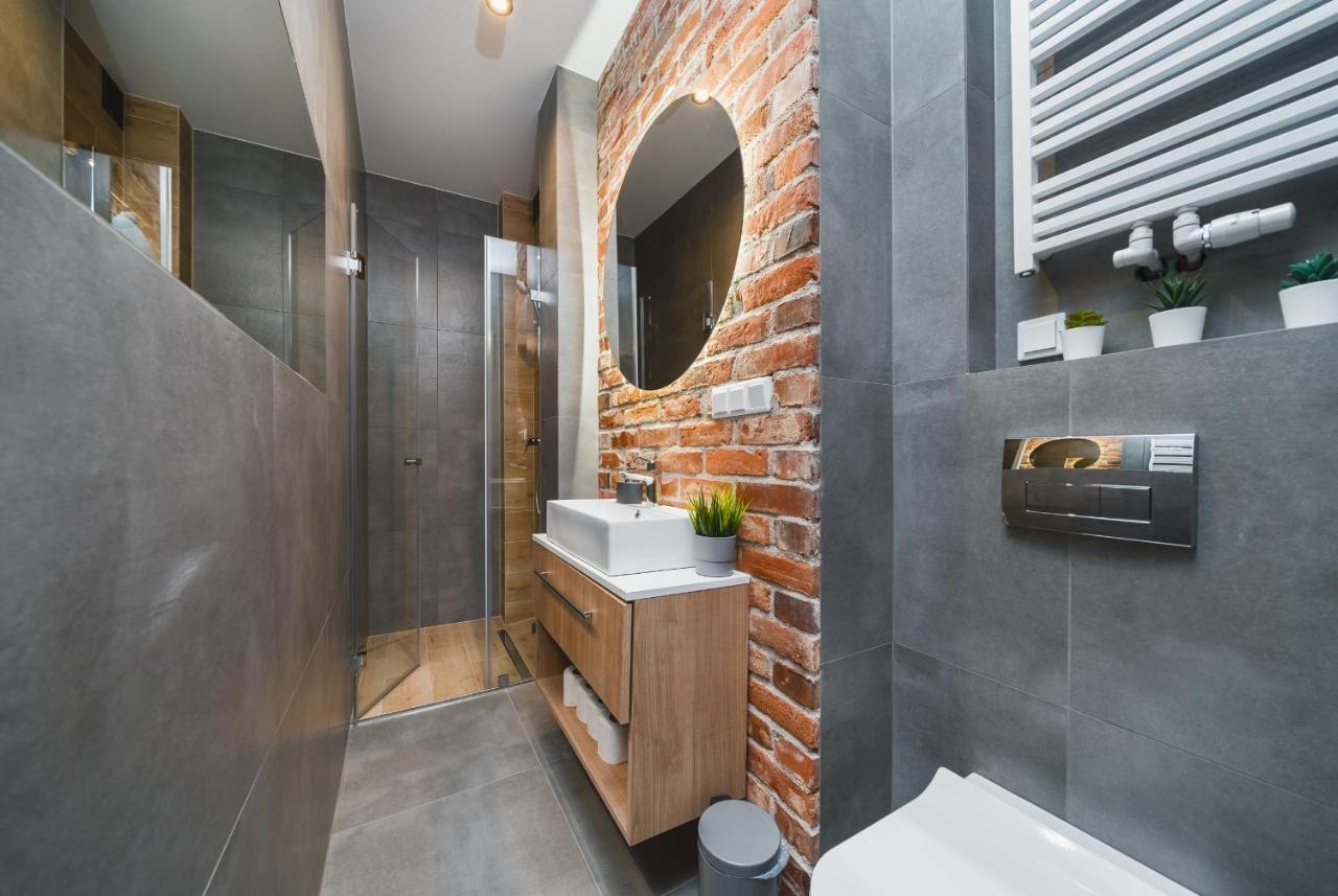 Saint Florian'S Suites - Old Town Luxury Apartments - By Upstairs Краков Экстерьер фото