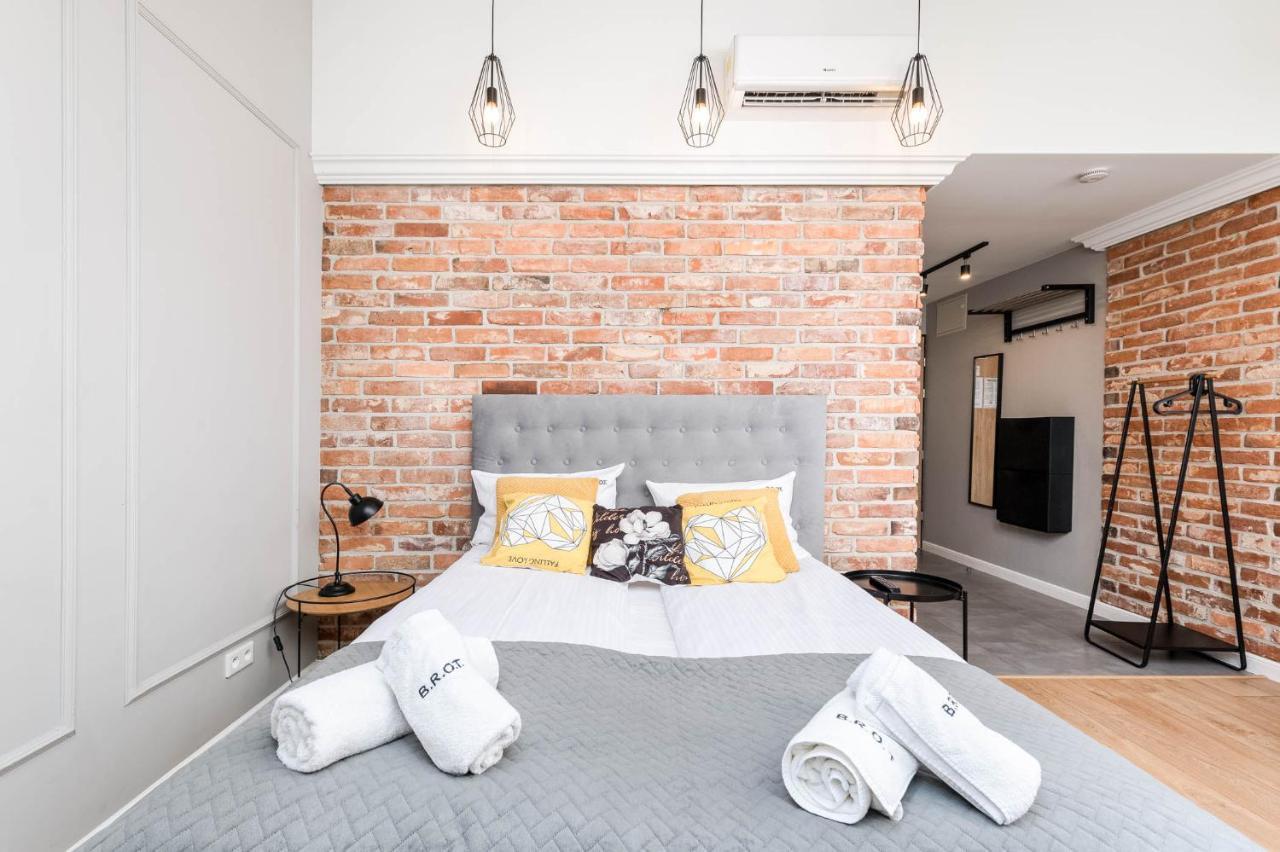 Saint Florian'S Suites - Old Town Luxury Apartments - By Upstairs Краков Экстерьер фото
