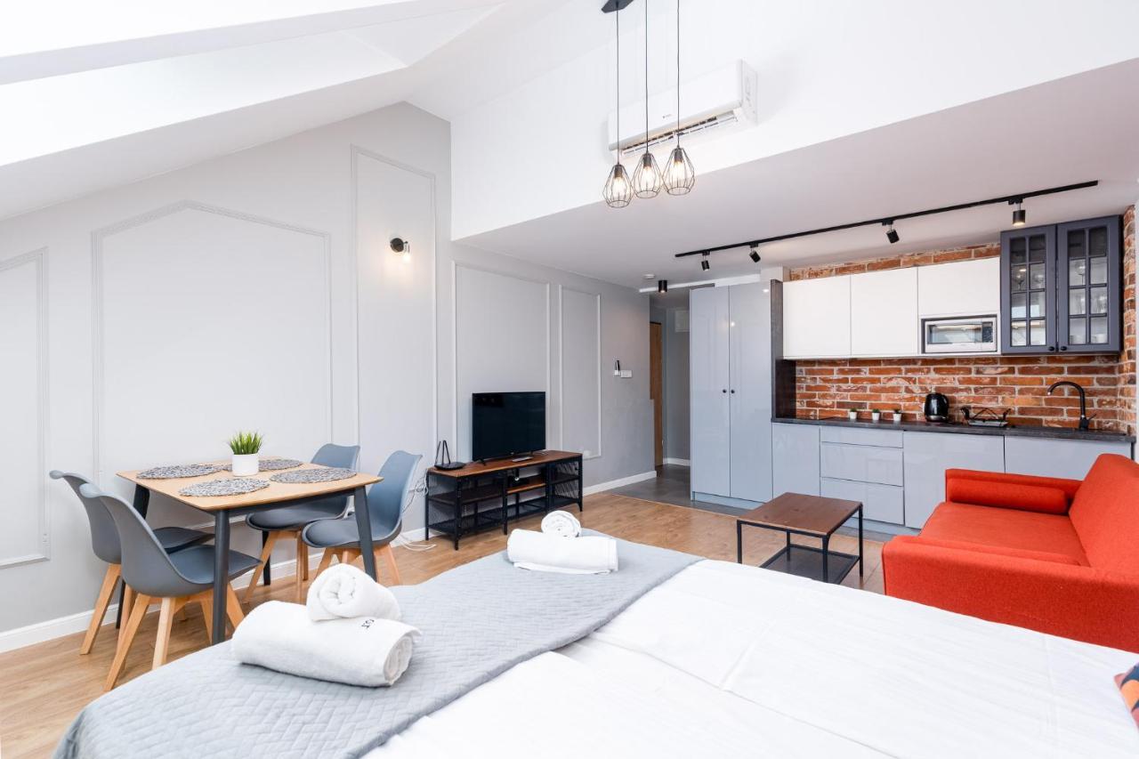 Saint Florian'S Suites - Old Town Luxury Apartments - By Upstairs Краков Экстерьер фото