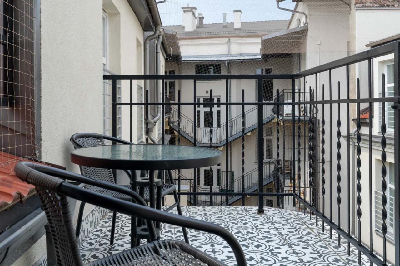 Saint Florian'S Suites - Old Town Luxury Apartments - By Upstairs Краков Экстерьер фото