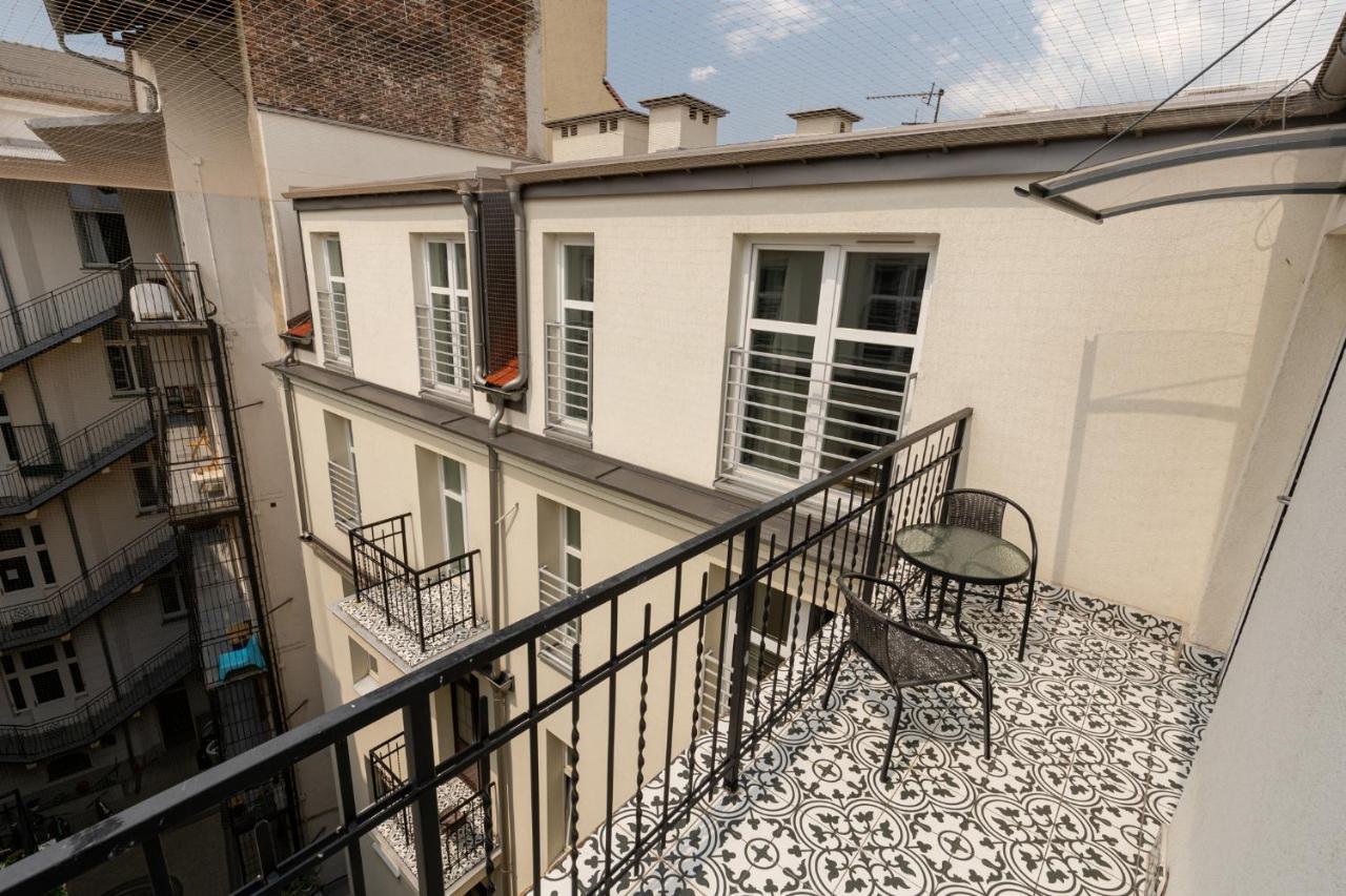 Saint Florian'S Suites - Old Town Luxury Apartments - By Upstairs Краков Экстерьер фото
