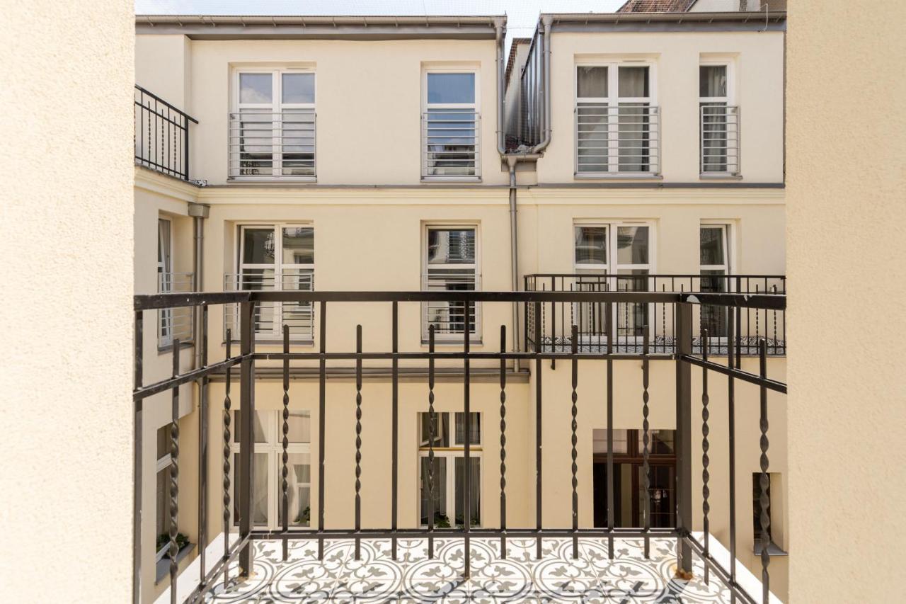 Saint Florian'S Suites - Old Town Luxury Apartments - By Upstairs Краков Экстерьер фото