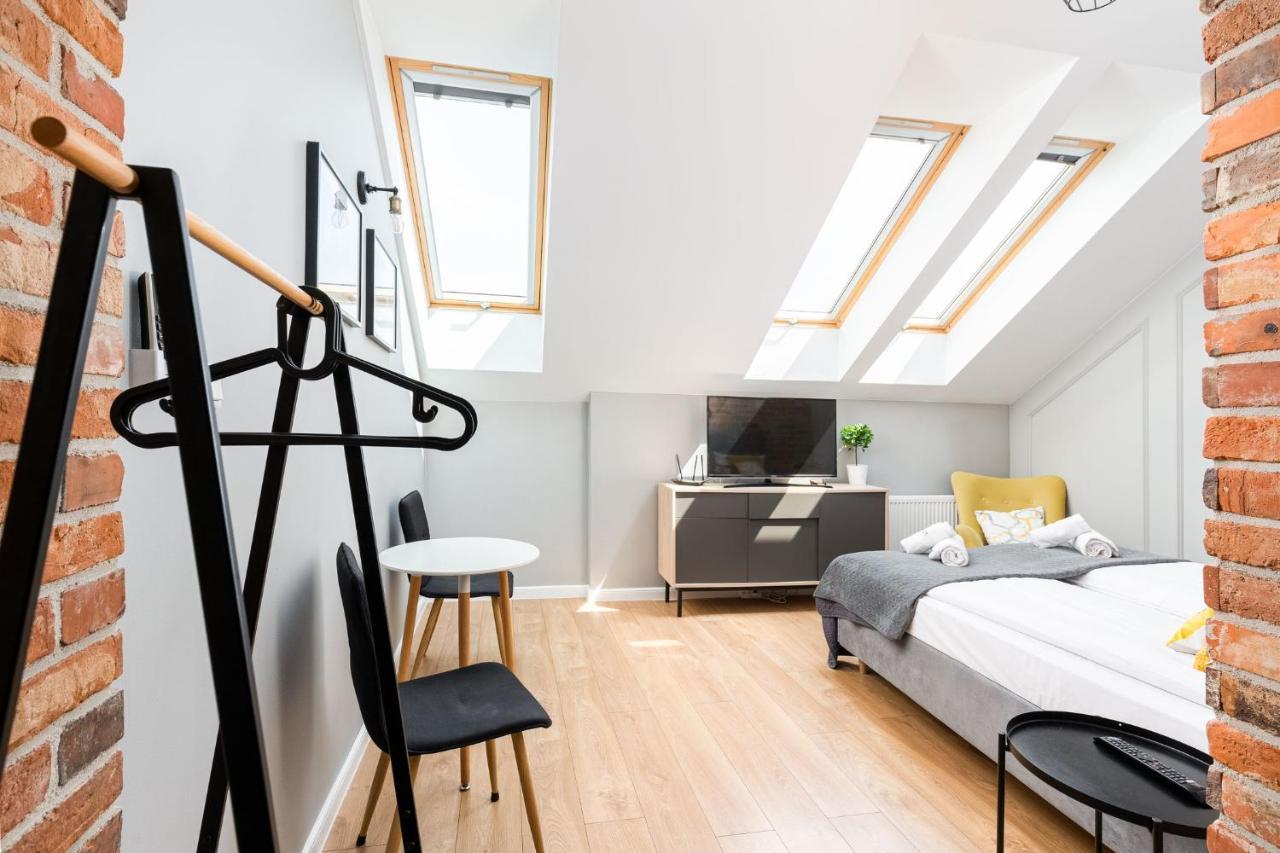 Saint Florian'S Suites - Old Town Luxury Apartments - By Upstairs Краков Экстерьер фото